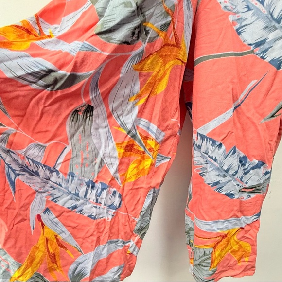 Patrons of Peace Colorful Lace Detail Garment - Picture 3 of 7